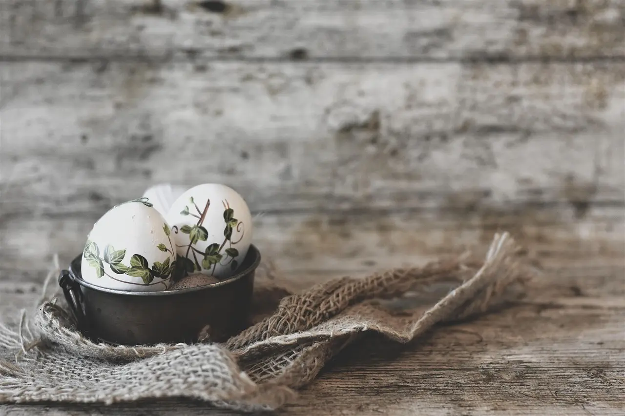 Hvordan tænder jeg min bordgrill, og hvor lang tid tager det at varme op?